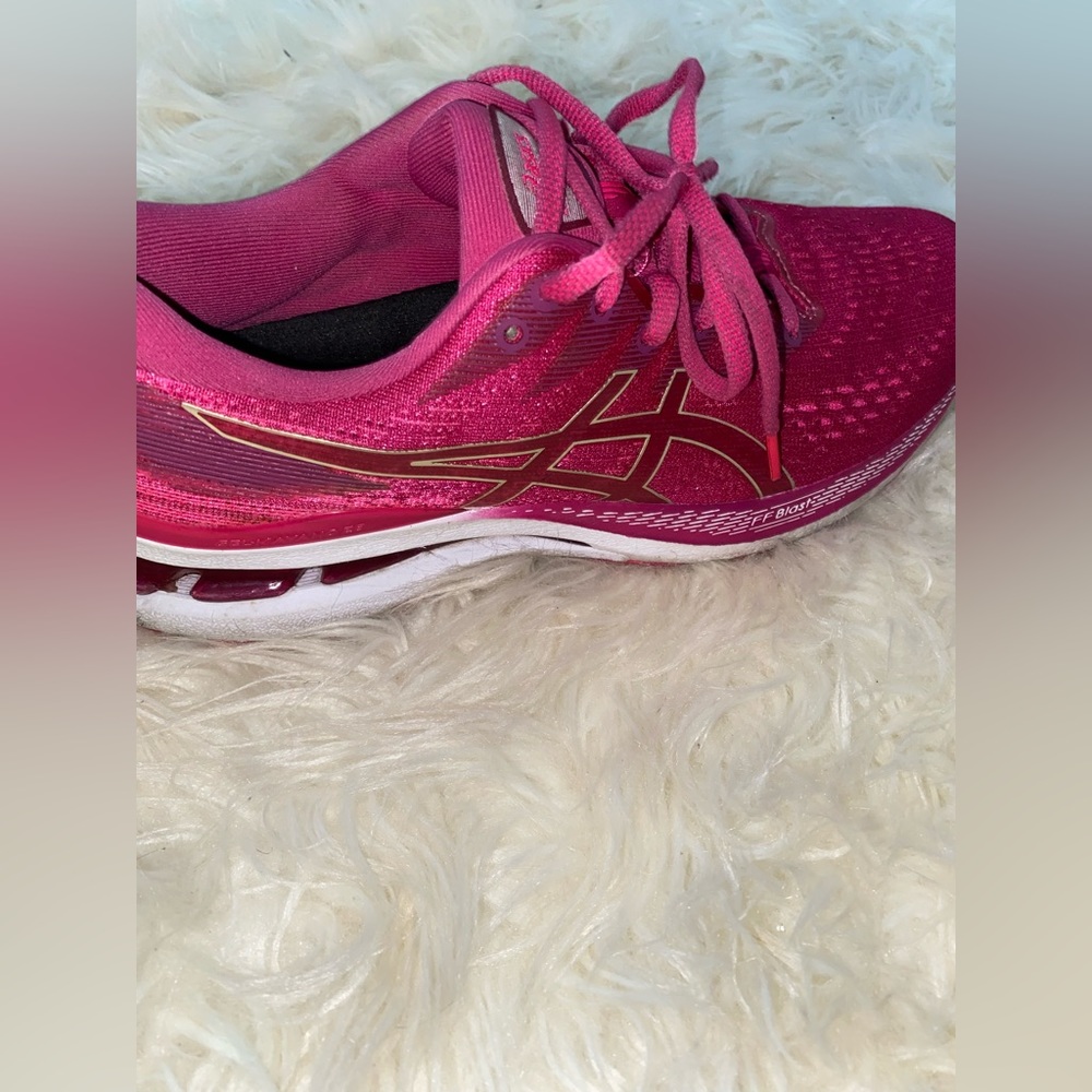 Oasics running shoes